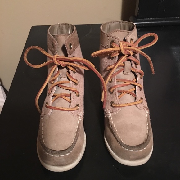 Boys Lands End boots! - Picture 3 of 3